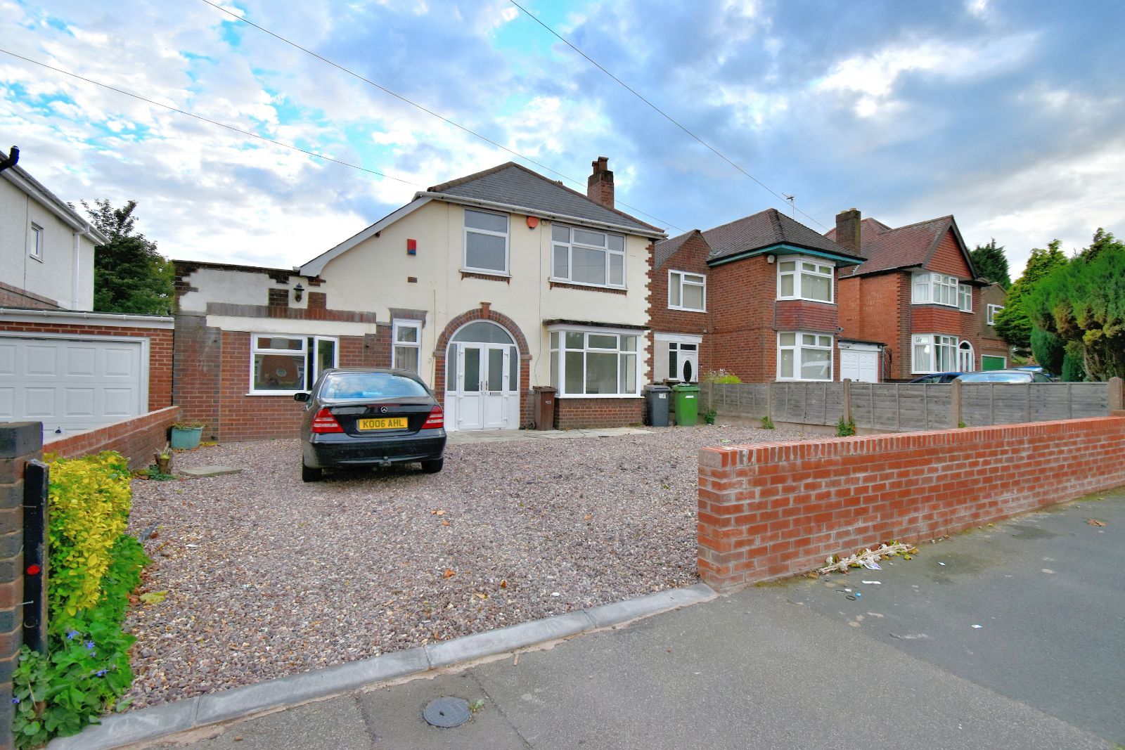 3 bed linkdetached house to rent in Goldthorn Hill, Wolverhampton WV2