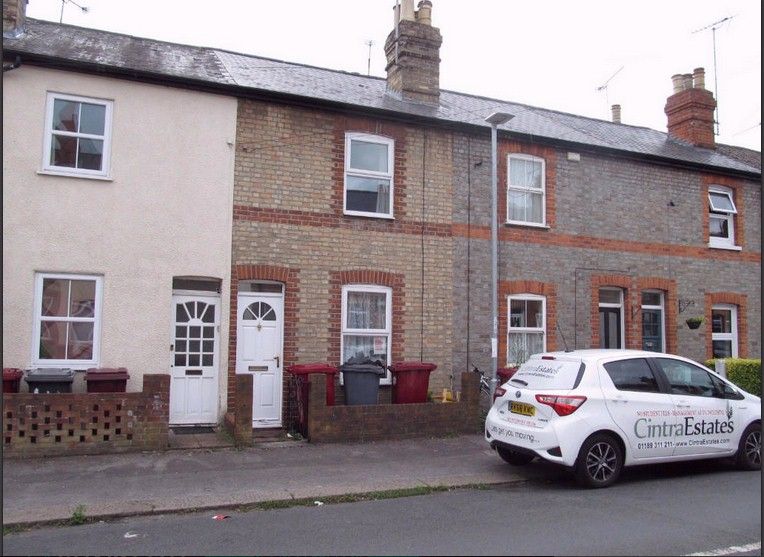 4 bed terraced house to rent in Wykeham Road, Reading RG6 Zoopla
