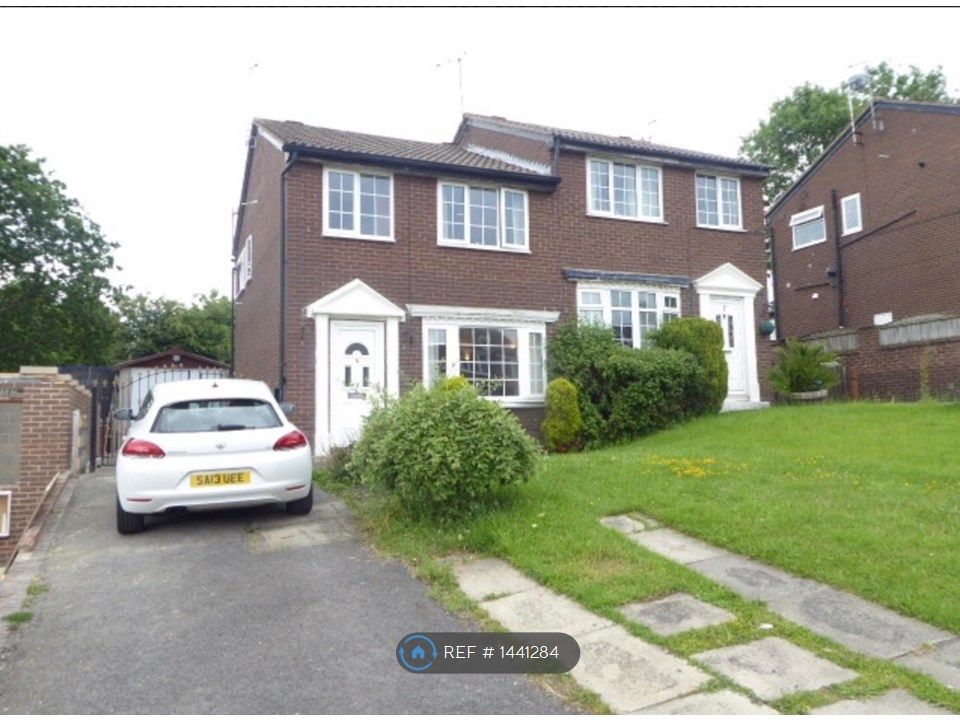 3 bed semidetached house to rent in Greenfield View, Kippax, Leeds