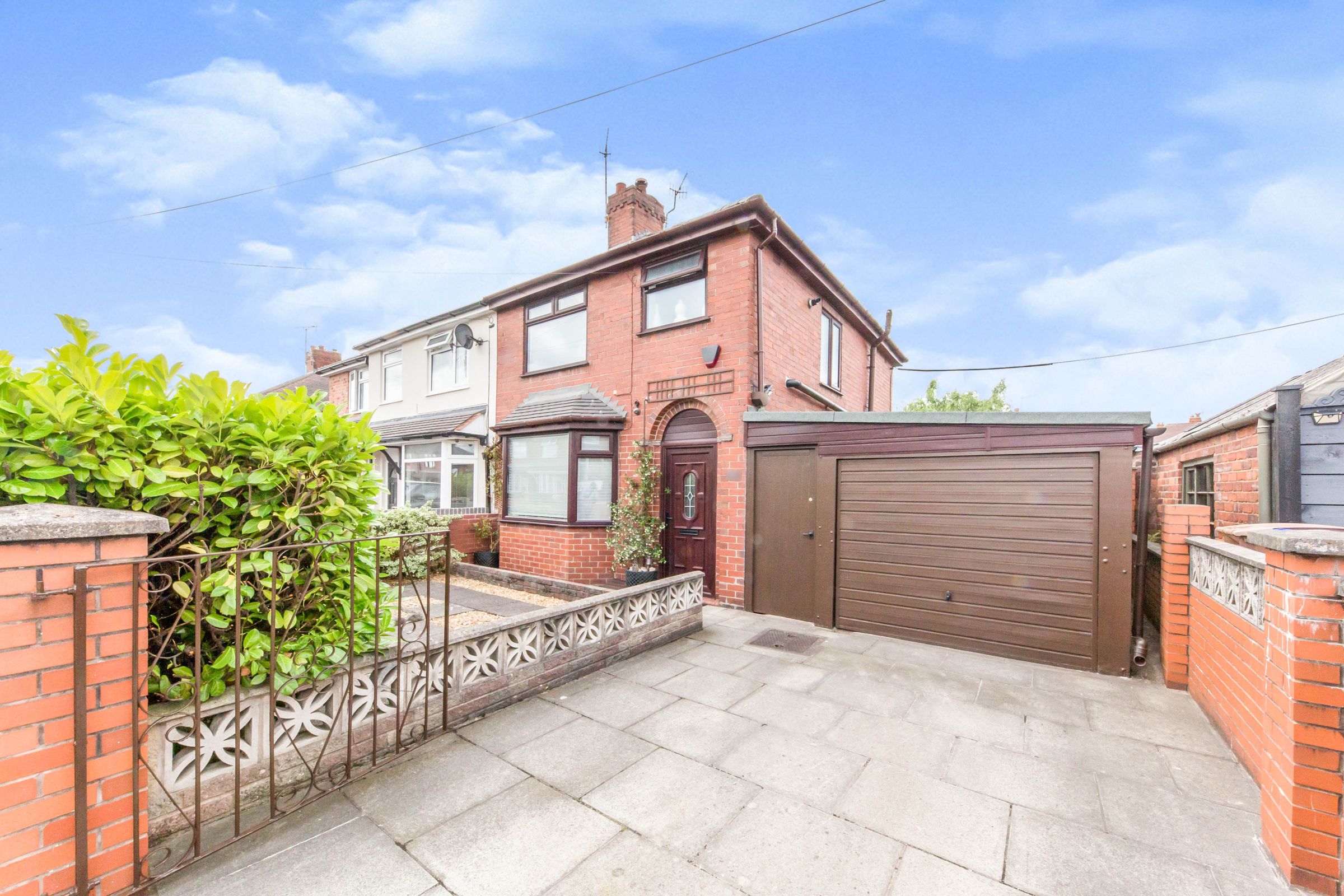 3 bed semidetached house for sale in Laburnum Grove, StokeOnTrent