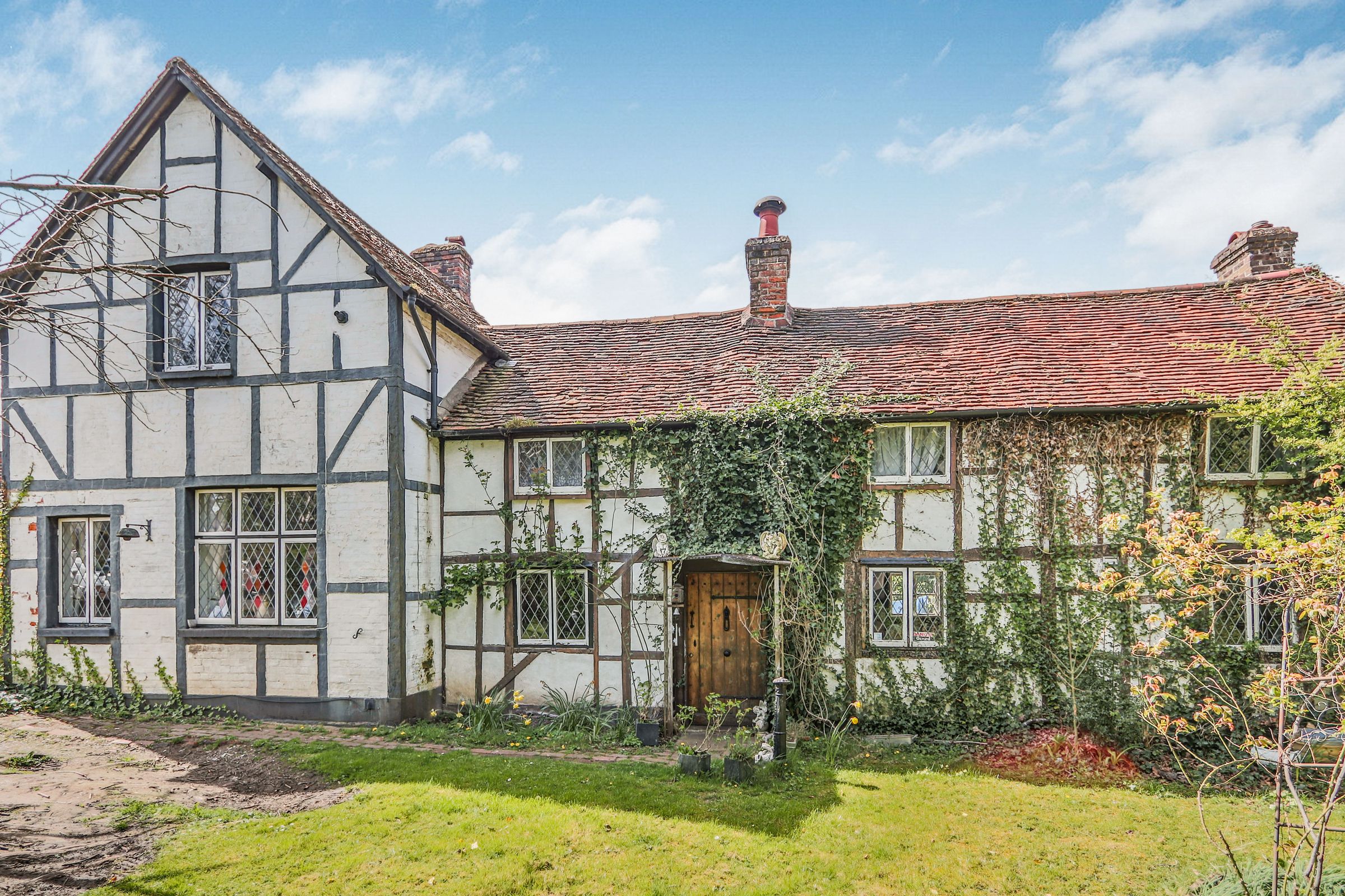 4 bed detached house for sale in Coulsdon Road, Old Coulsdon, Coulsdon