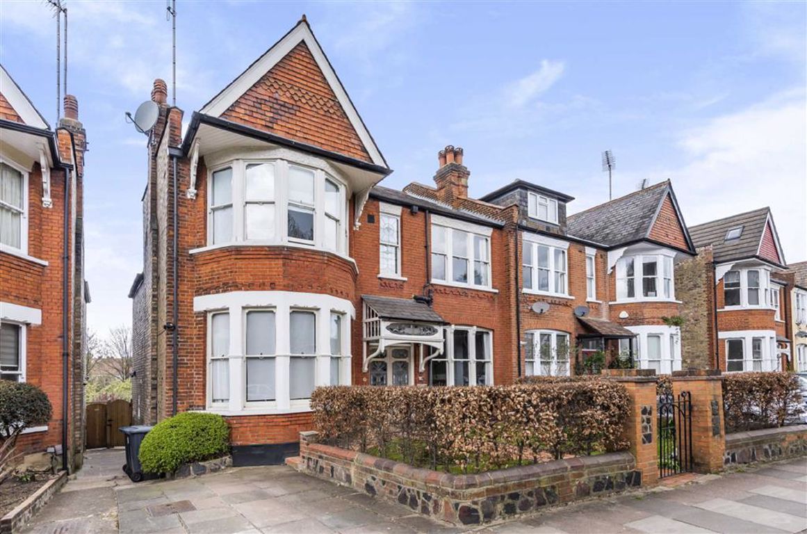 5 bed semidetached house for sale in Westbury Road, London N12 Zoopla
