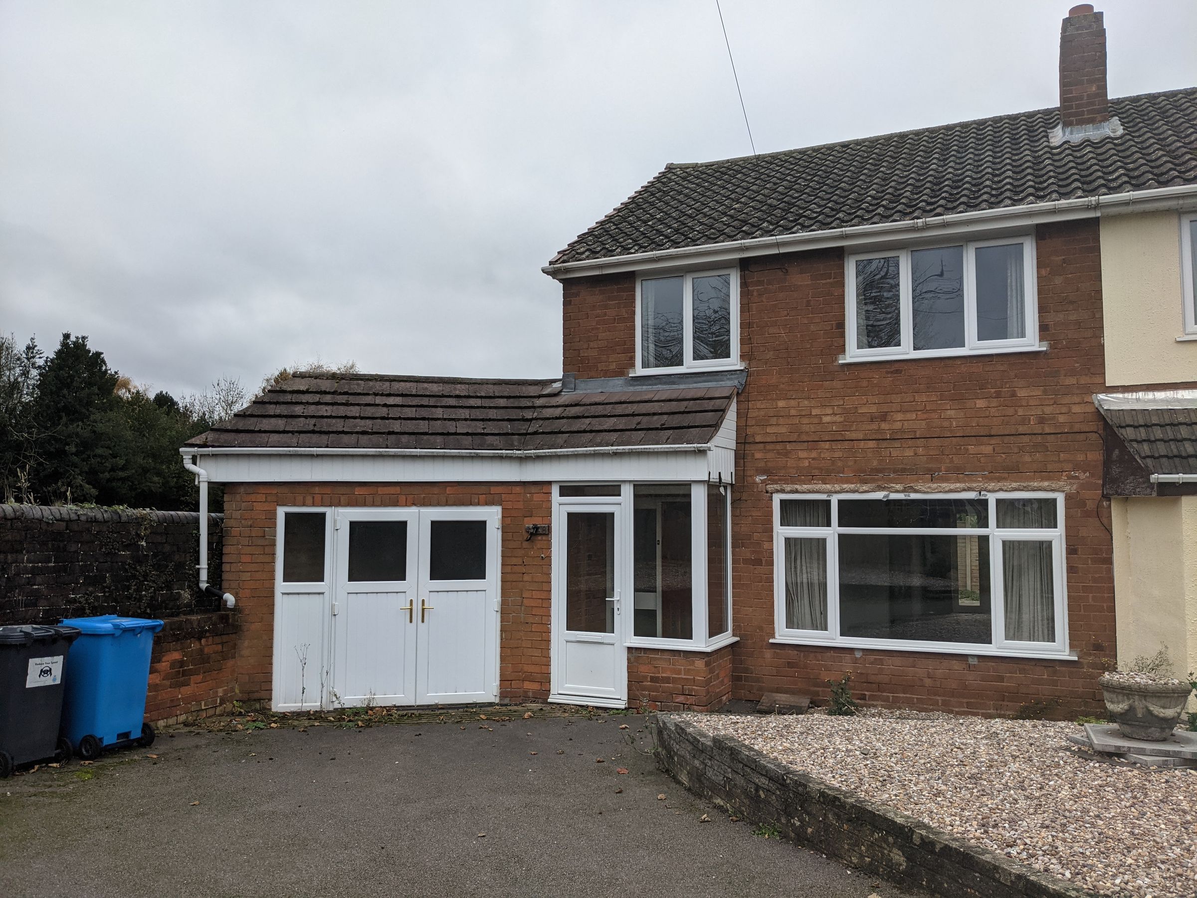 3 bed semidetached house for sale in St. Mary's Close, Shareshill