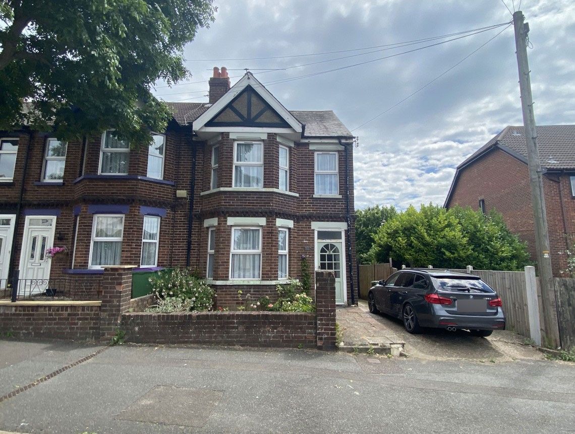 4 bed property for sale in 196 Dover Road, Folkestone, Kent CT19 Zoopla