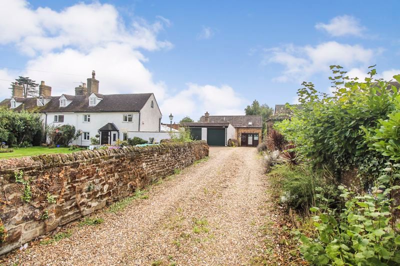 2 bed detached house for sale in Church Road, Silsoe MK45 Zoopla