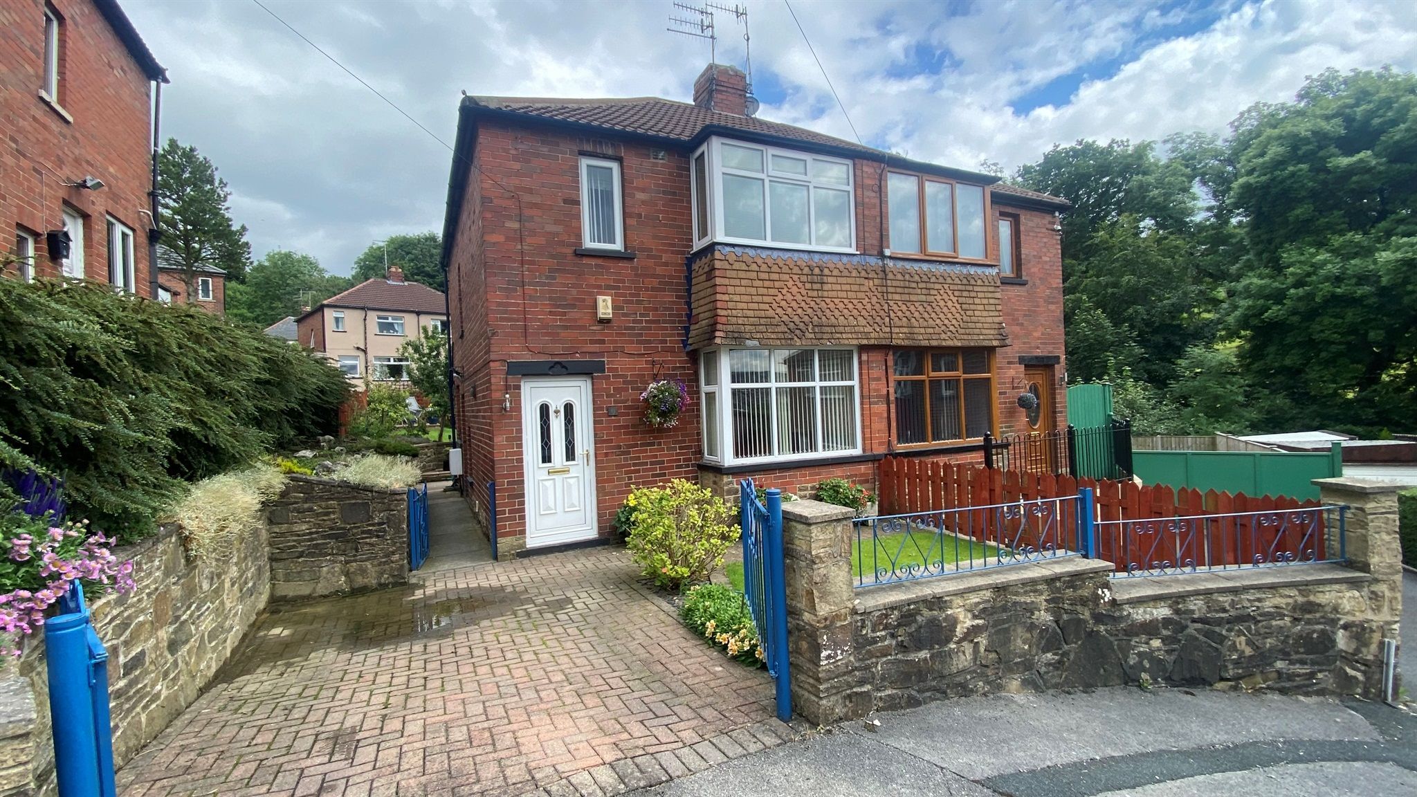 3 bed semidetached house for sale in Glenhurst Grove, Keighley BD21