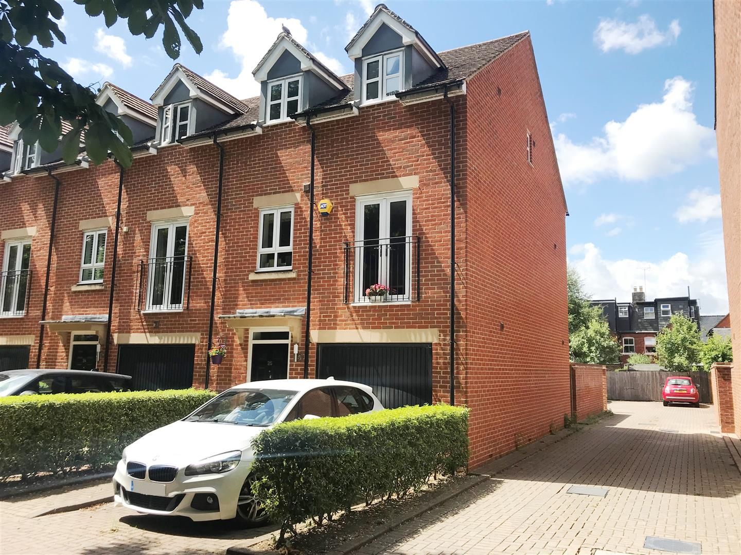 4 bed town house for sale in Denman Drive, Newbury RG14 Zoopla
