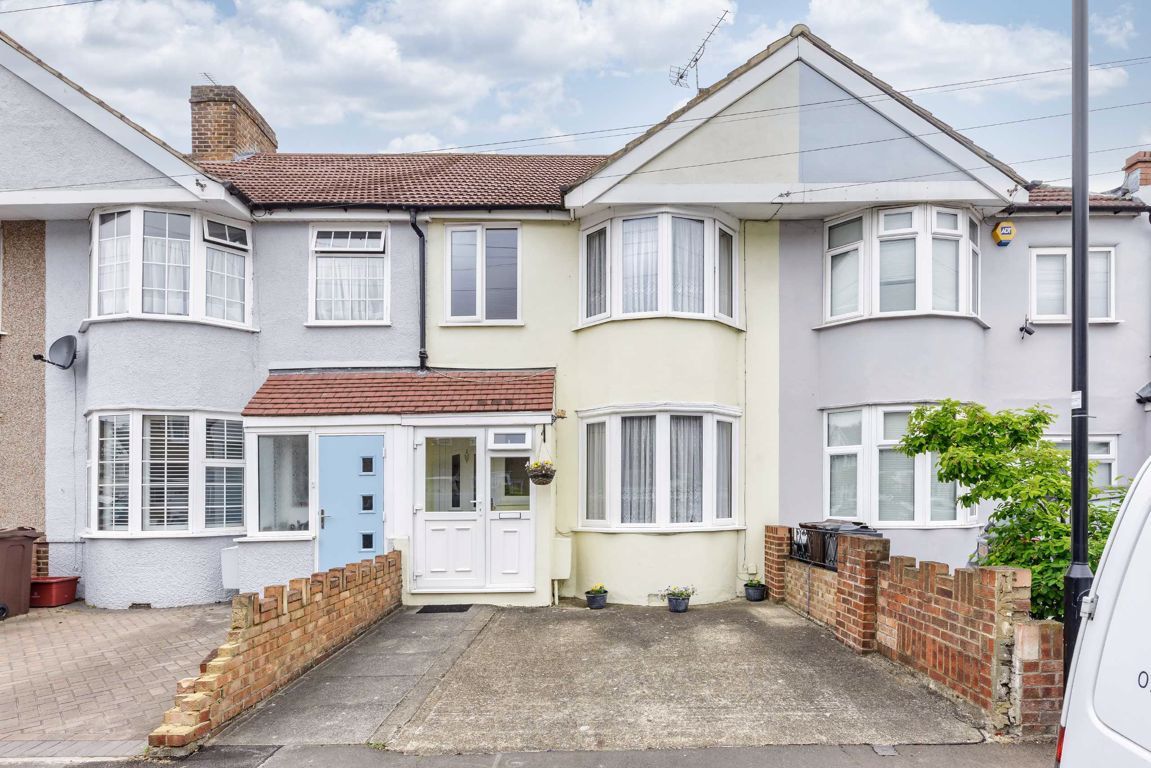 3 bed terraced house for sale in Sunningdale Avenue, Feltham TW13 Zoopla