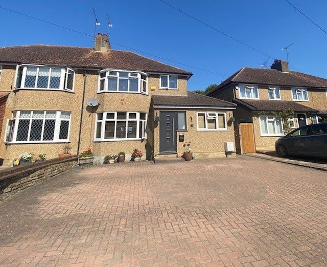 3 bed semidetached house for sale in St Annes Road, London Colney AL2