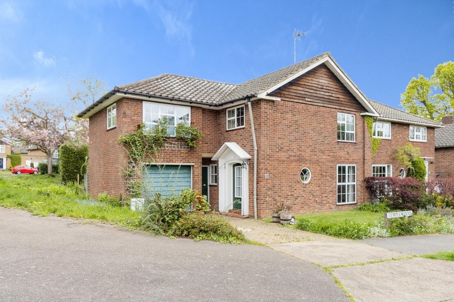 5 bed semidetached house for sale in Templewood, Welwyn Garden City