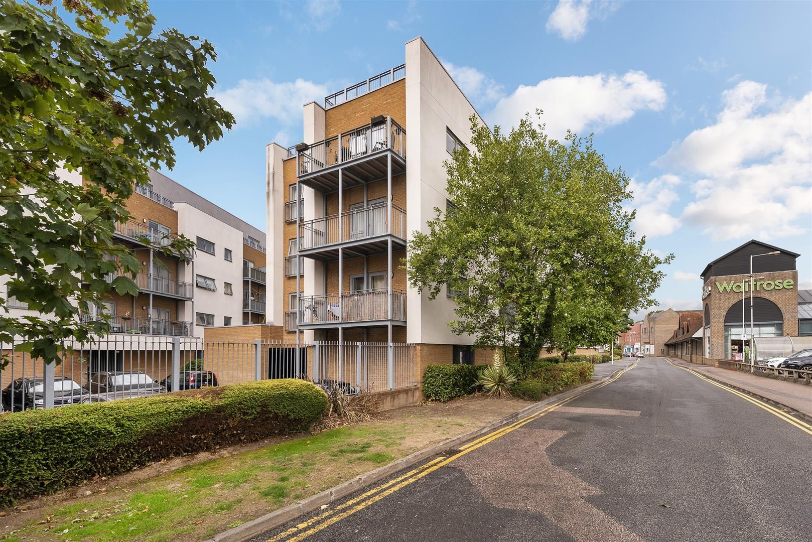 2 bed flat for sale in Sovereign Way, Tonbridge TN9 Zoopla