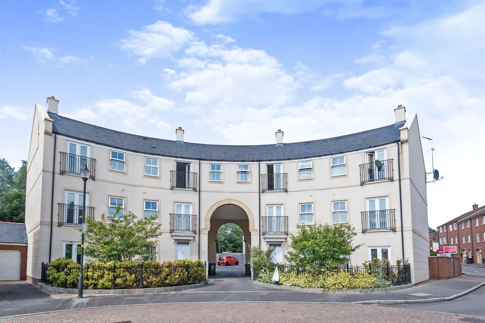 2 bed flat for sale in Britten Road, Swindon SN25 Zoopla