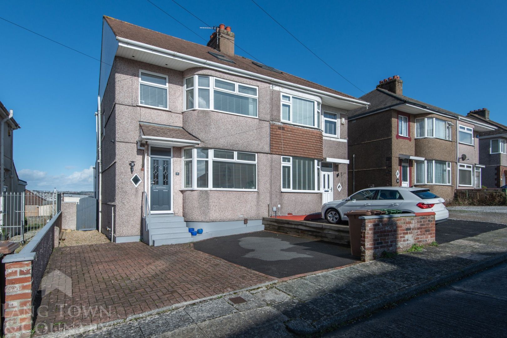 3 bed semidetached house for sale in Lester Close, Higher Compton