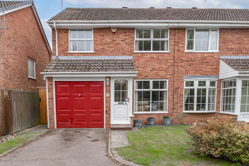 3 bed semidetached house for sale in Maisemore Close, Redditch B98