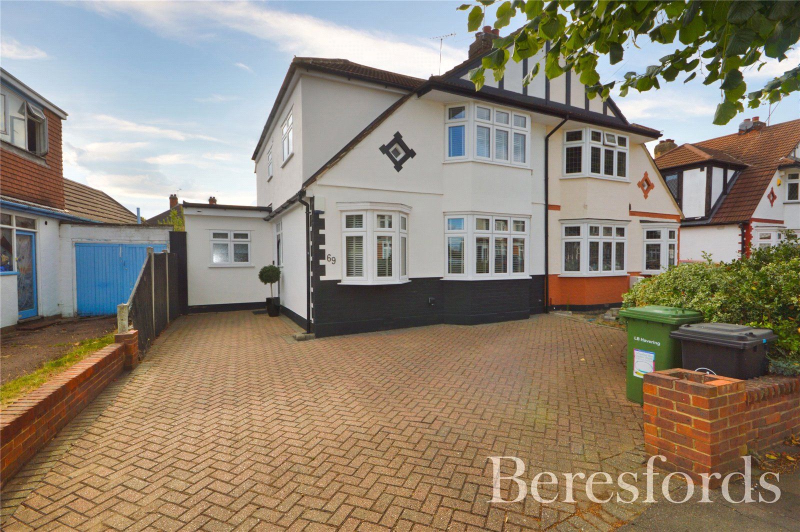 4 bed semidetached house for sale in Mashiters Walk, Romford RM1 Zoopla