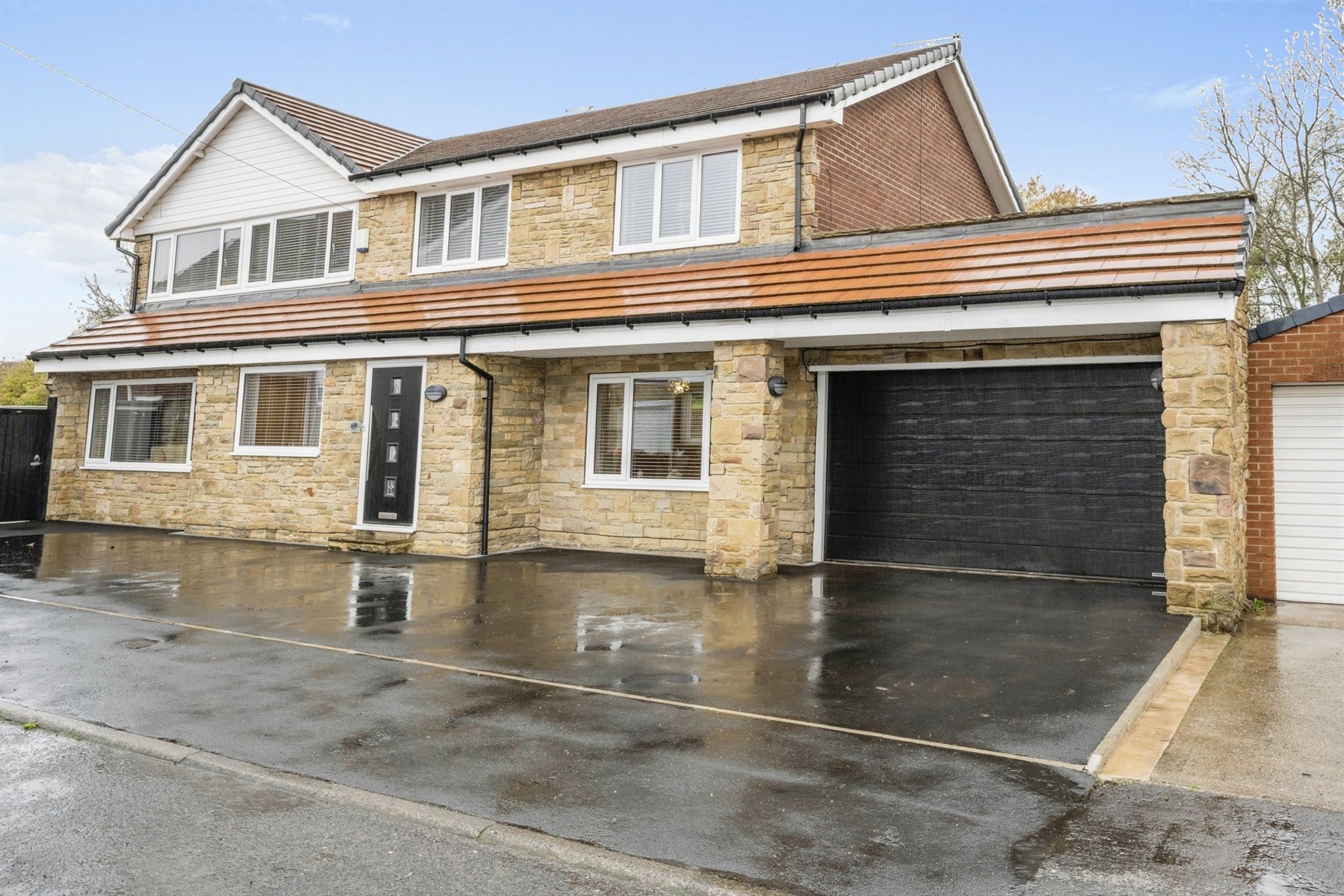 5 bed detached house for sale in Highcliffe Drive, Swinton, Mexborough