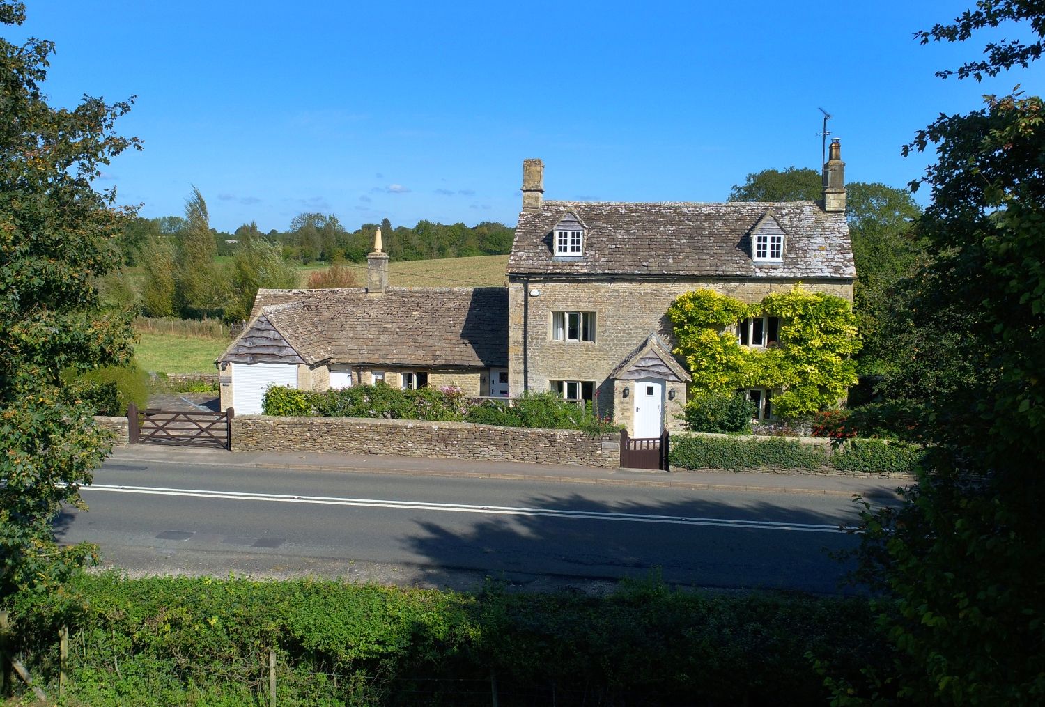 5 bed detached house for sale in London Road, Poulton, Cirencester