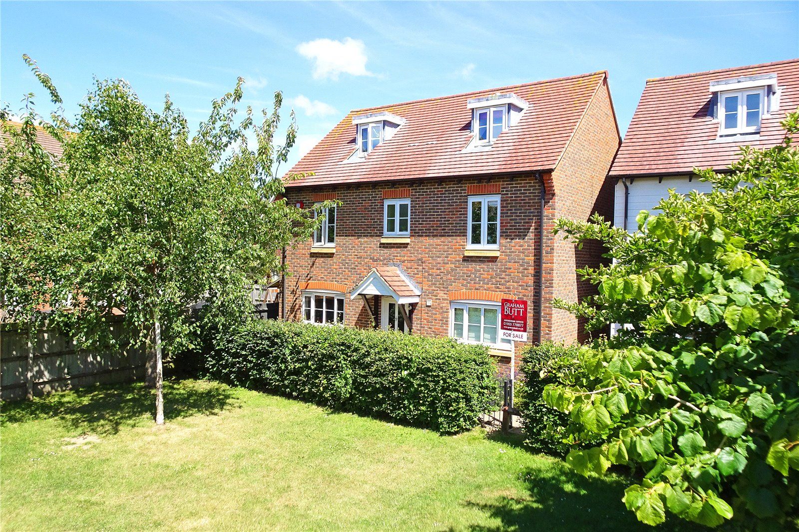 5 bed detached house for sale in Lucksfield Way, Bramley Green