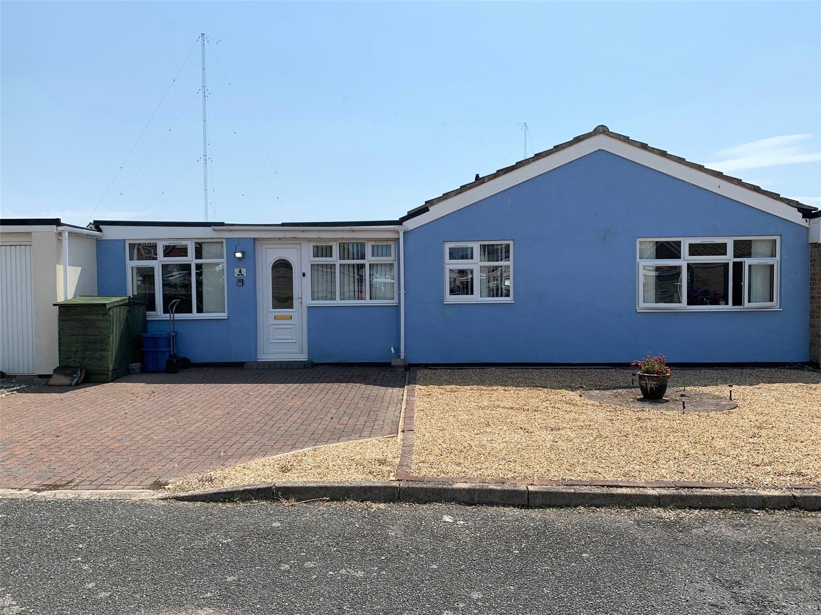4 bed bungalow for sale in Brynglas Walk, Tywyn, Gwynedd LL36 Zoopla