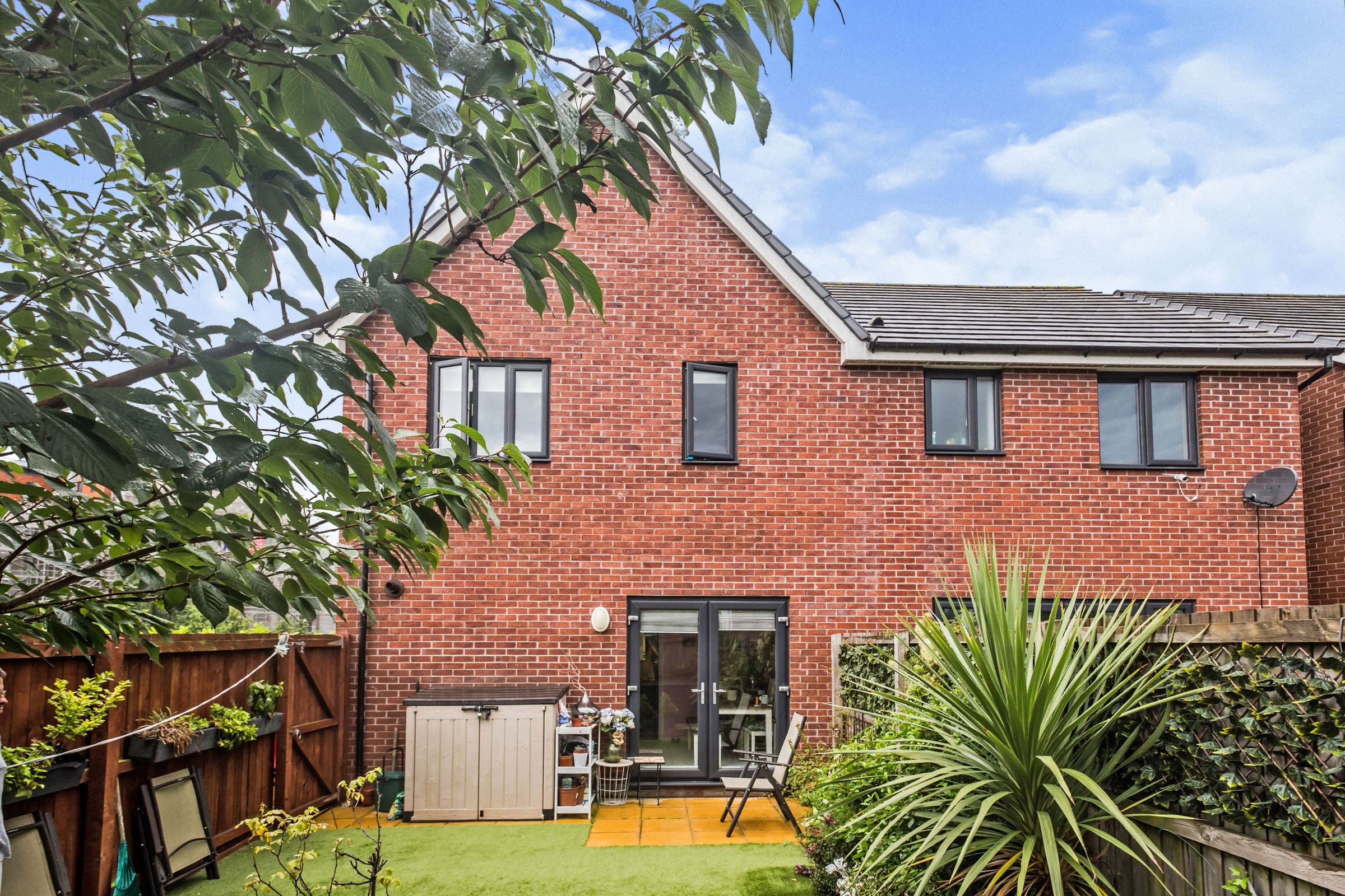 3 bed semidetached house for sale in Bugle Close, Salford M7 Zoopla