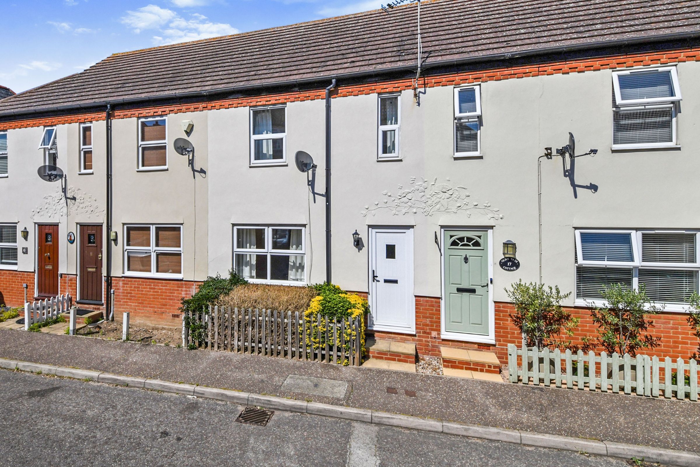 2 bed terraced house for sale in Kings Road, BurnhamOnCrouch CM0 Zoopla
