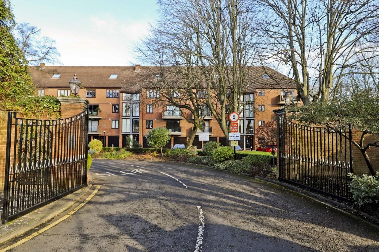 2 bed flat to rent in Winslow Close, Eastcote, Pinner HA5 Zoopla