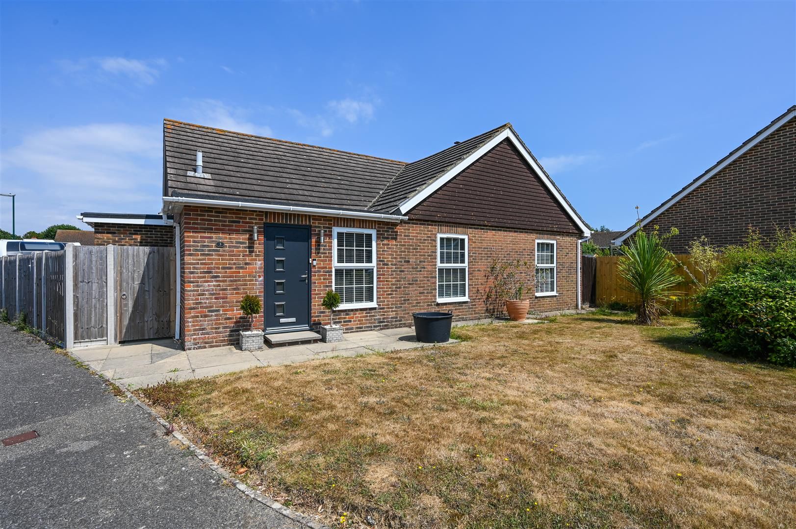 3 bed detached bungalow for sale in Stirling Way, Aldwick, Bognor Regis