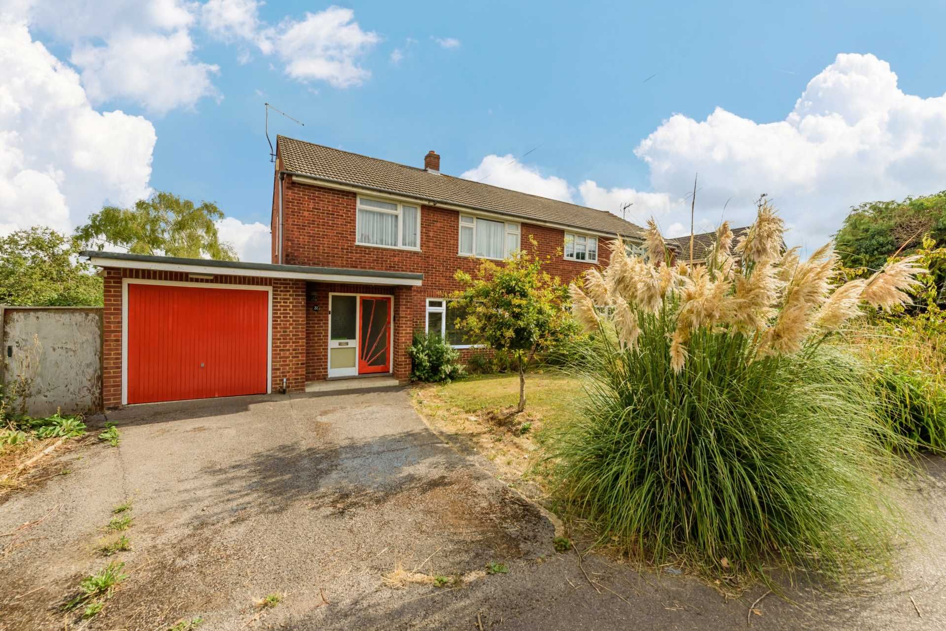 4 bed semidetached house for sale in Woosehill Lane, Wokingham RG41