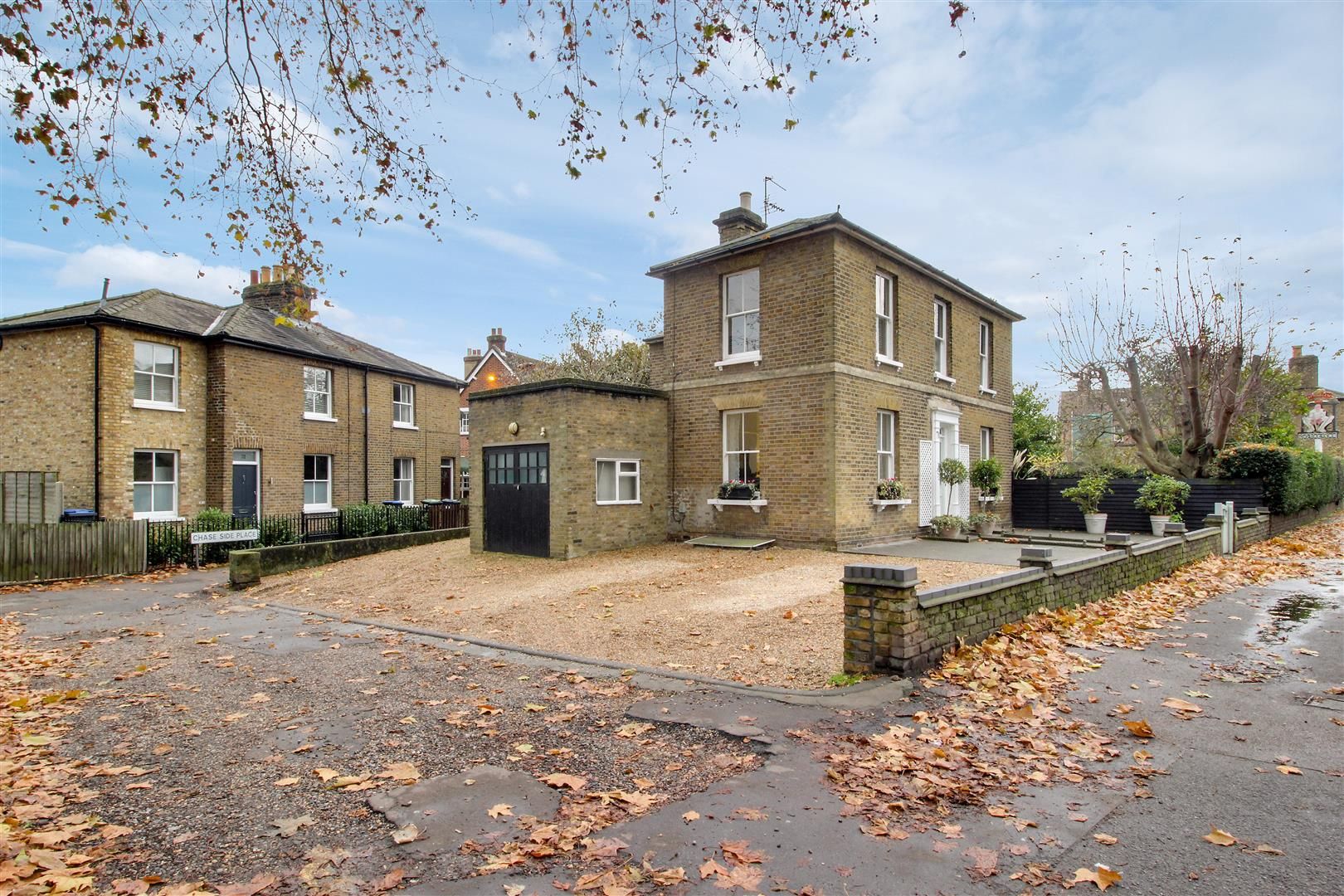 3 bed detached house for sale in Chase Side, Enfield EN2 Zoopla