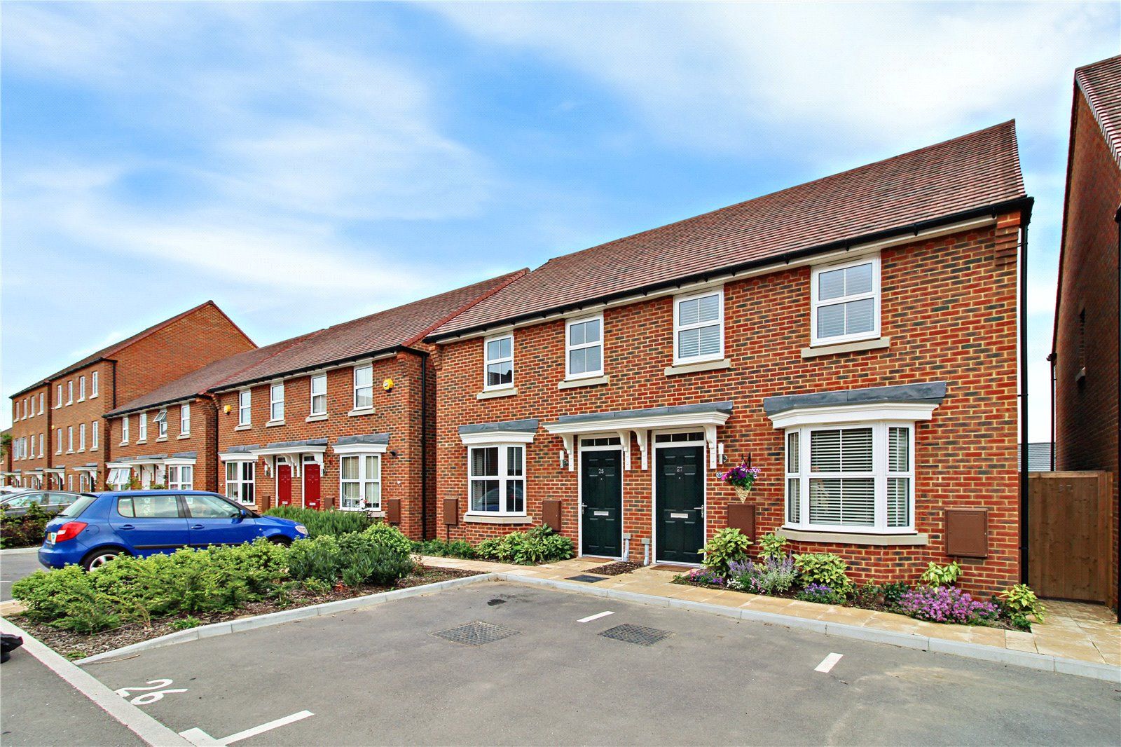 3 bed semidetached house to rent in Hoadley End, Castle Hill