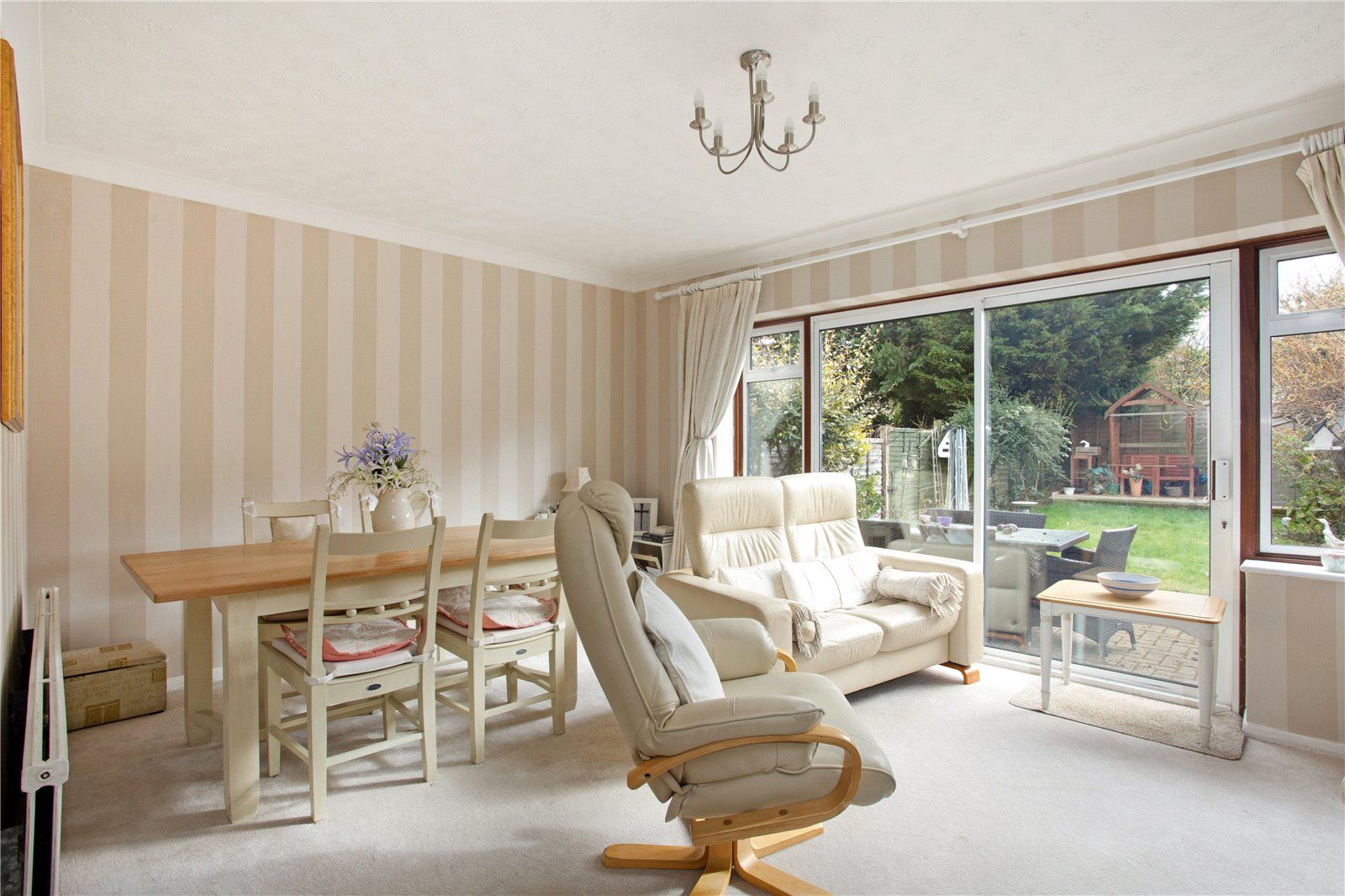 3 bed semidetached house for sale in Coleswood Road, Harpenden