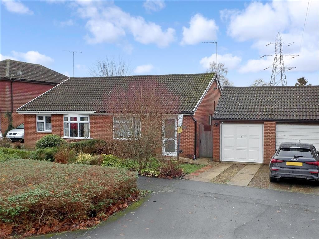 2 bed semidetached bungalow for sale in Lakemead, Singleton, Ashford