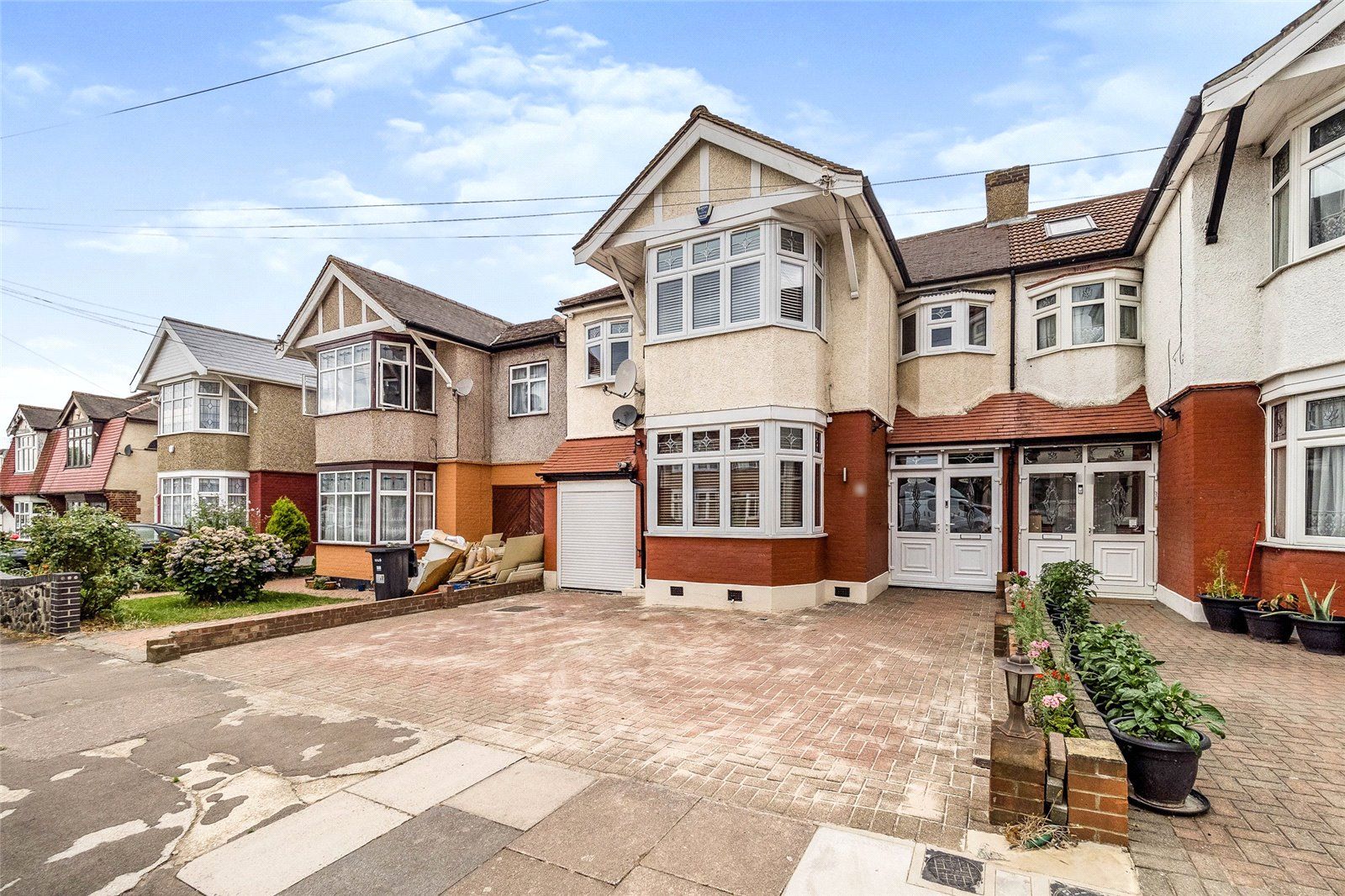 6 bed semidetached house for sale in Lakeside Avenue, Redbridge