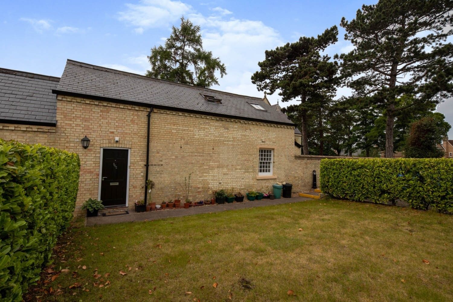 2 bed mews house for sale in Kingsley Avenue, Fairfield, Hitchin SG5