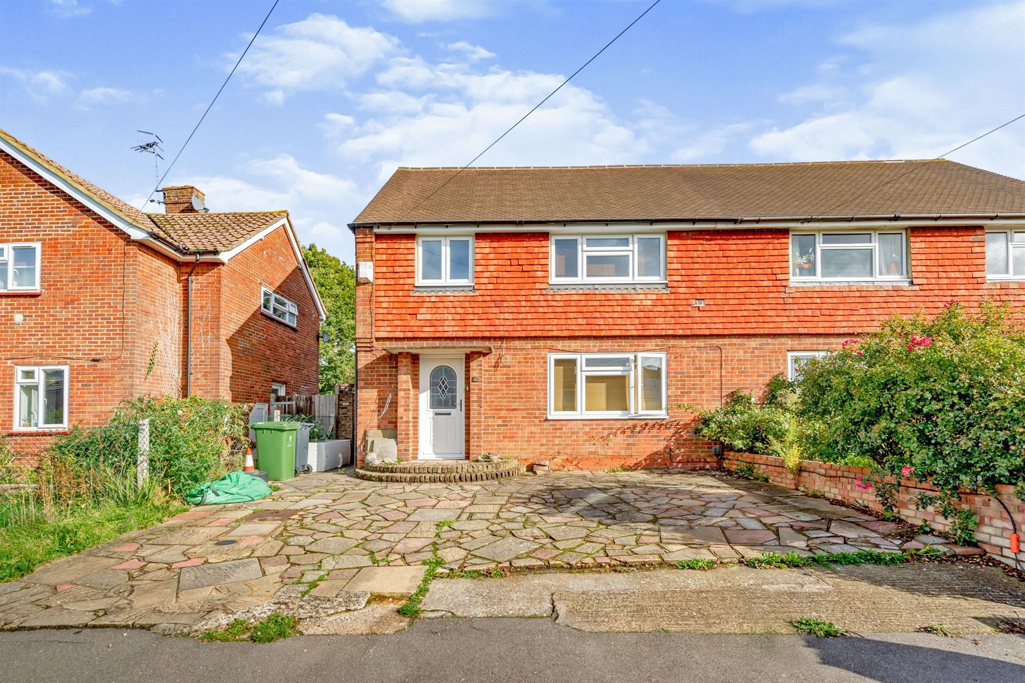 4 bed semidetached house for sale in The Crescent, Horley RH6 Zoopla