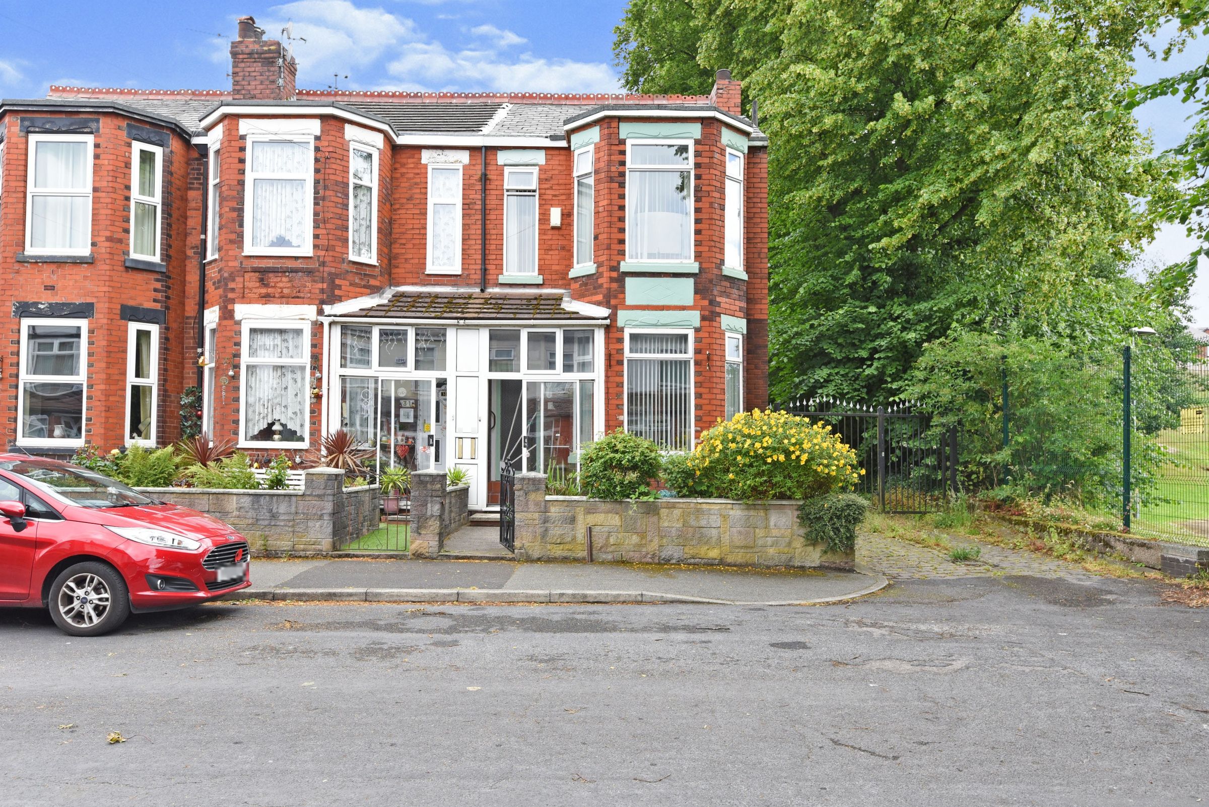 2 bed end terrace house for sale in Gloucester Road, Salford M6 Zoopla