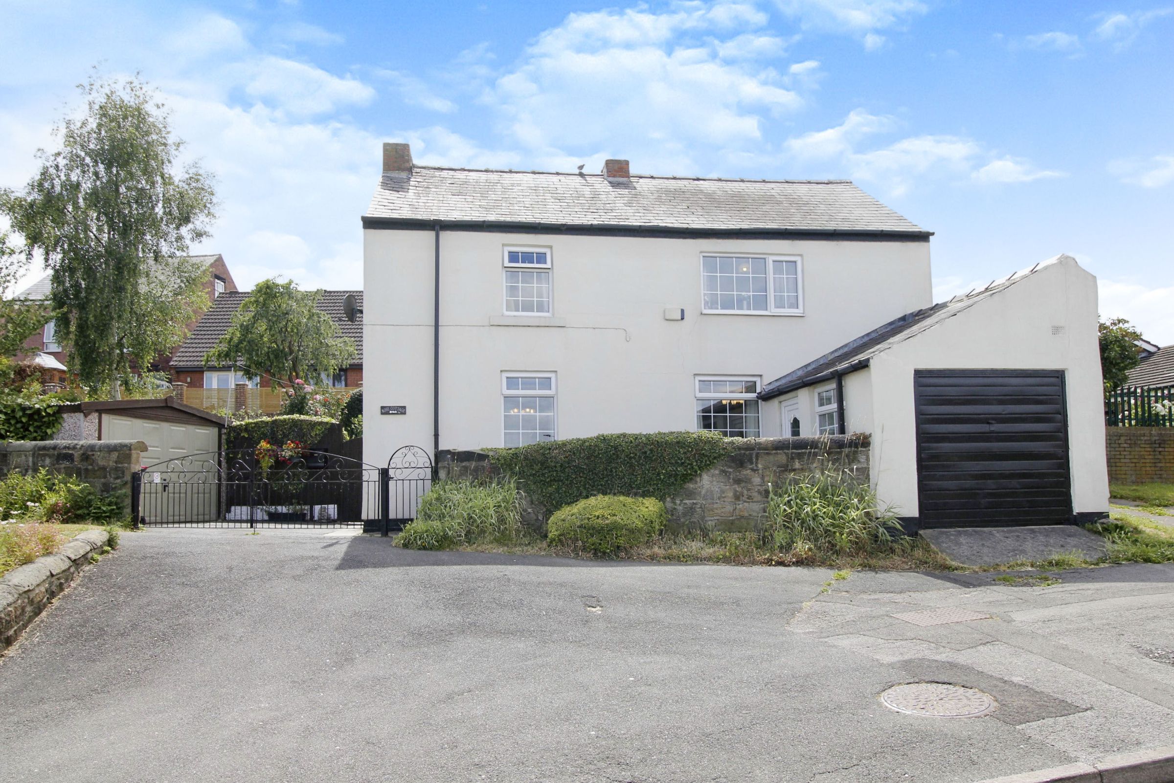 3 bed cottage for sale in Old Herringthorpe, Rotherham, South Yorkshire