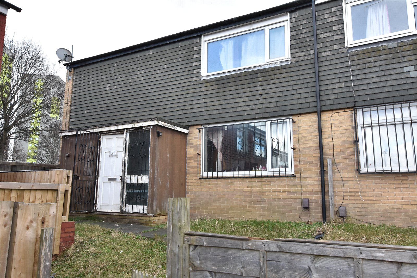 5 bed semidetached house for sale in Oatland Drive, Leeds, West