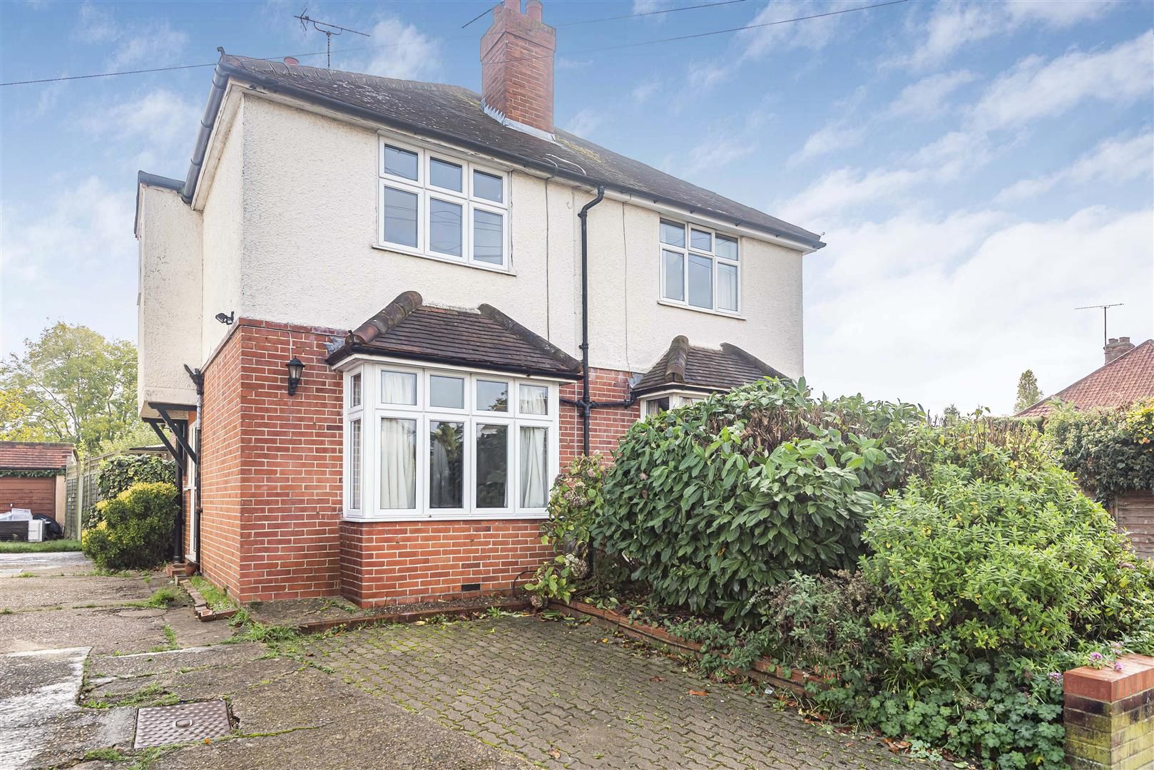 3 bed semidetached house for sale in Church End Lane, Tilehurst