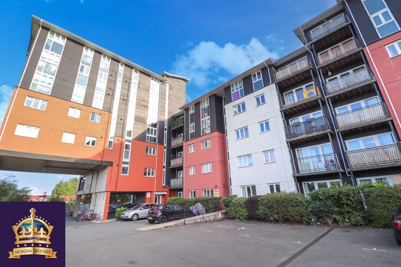 3 bed flat for sale in Lower Southend Road, Wickford SS11 Zoopla