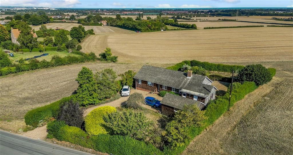 3 bed detached bungalow for sale in Foxborough Hill, Woodnesborough
