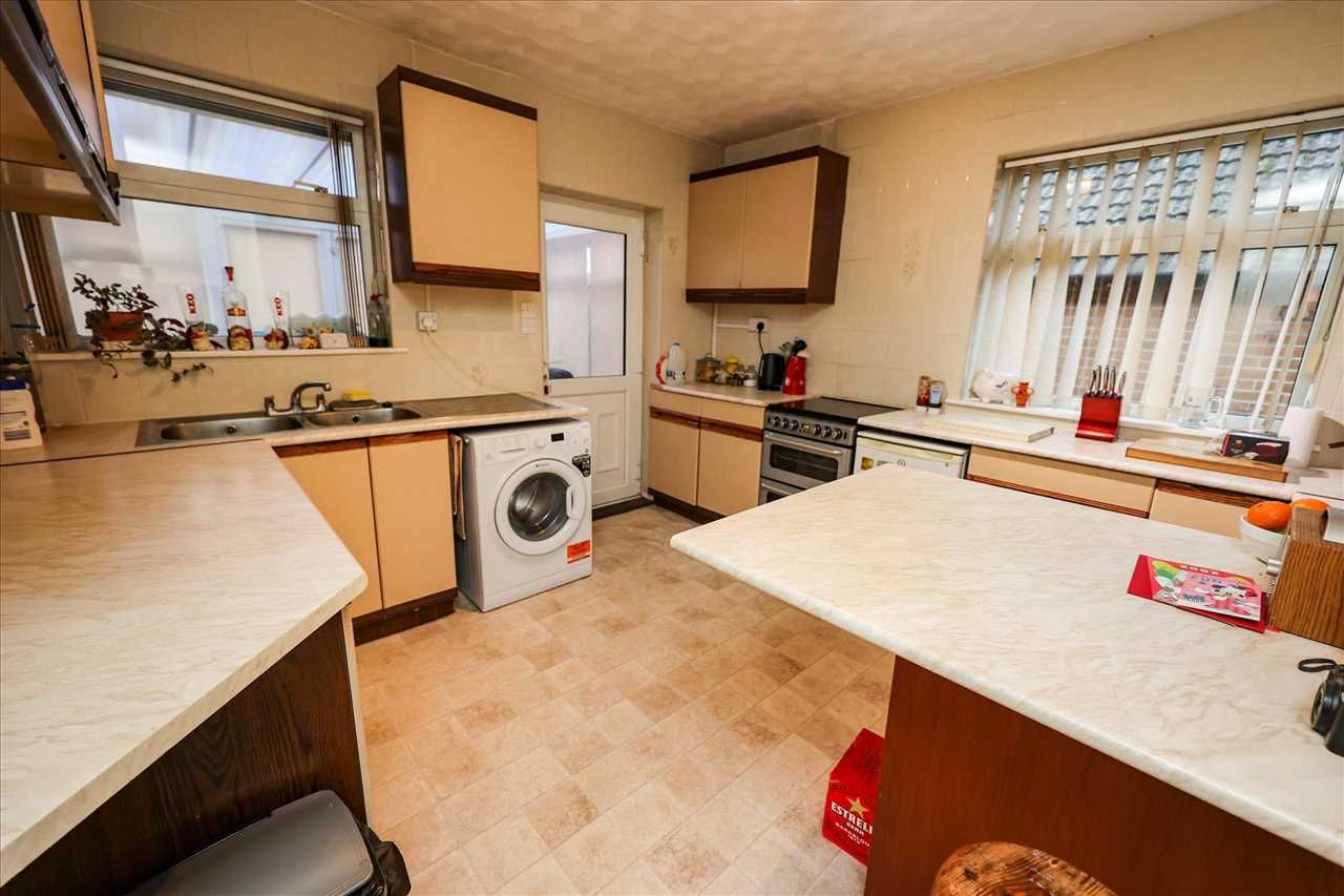 2 bed bungalow for sale in Waterford Lane, Cherry Willingham, Lincoln