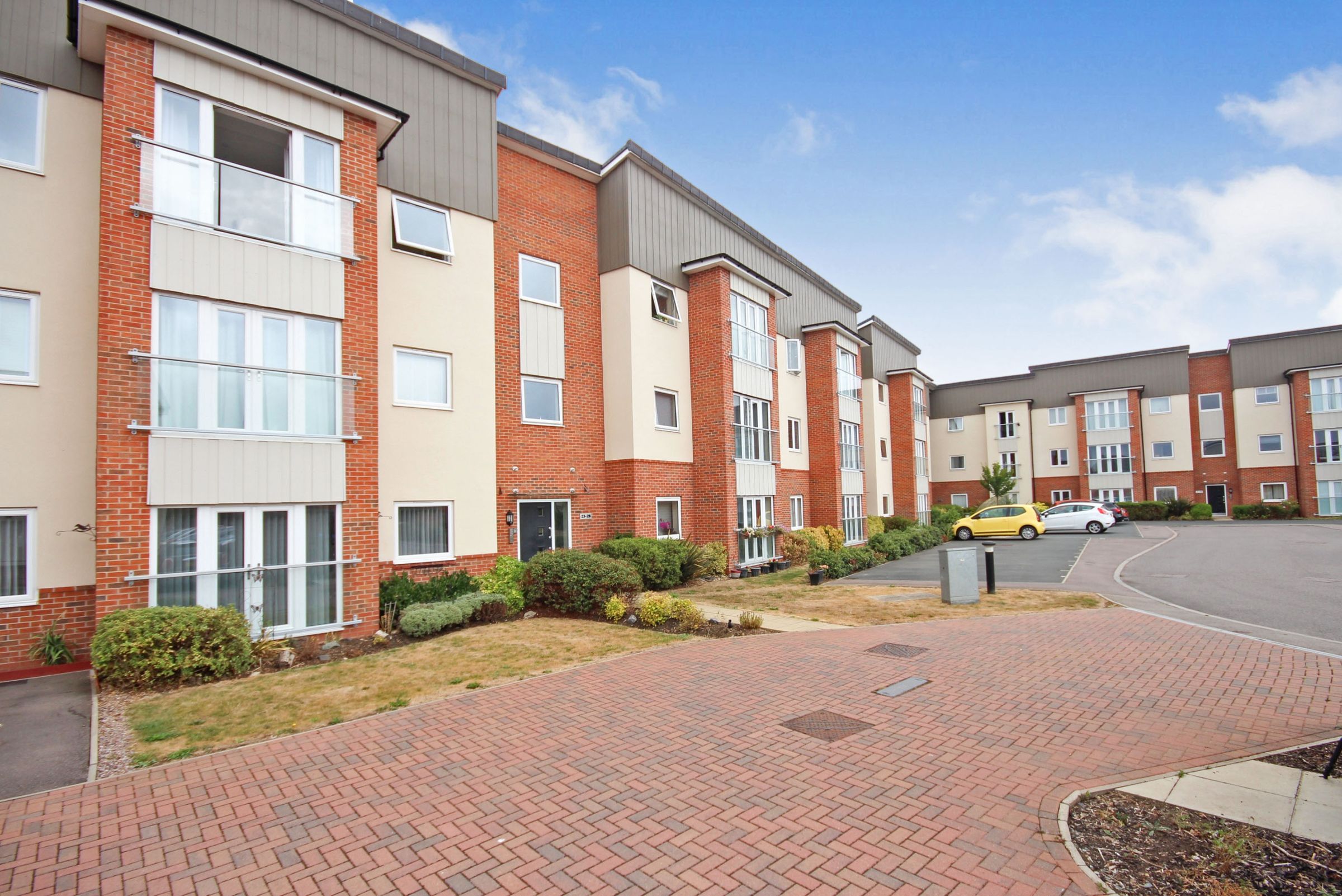 2 bed flat for sale in Mallard Close, Southam CV47 Zoopla