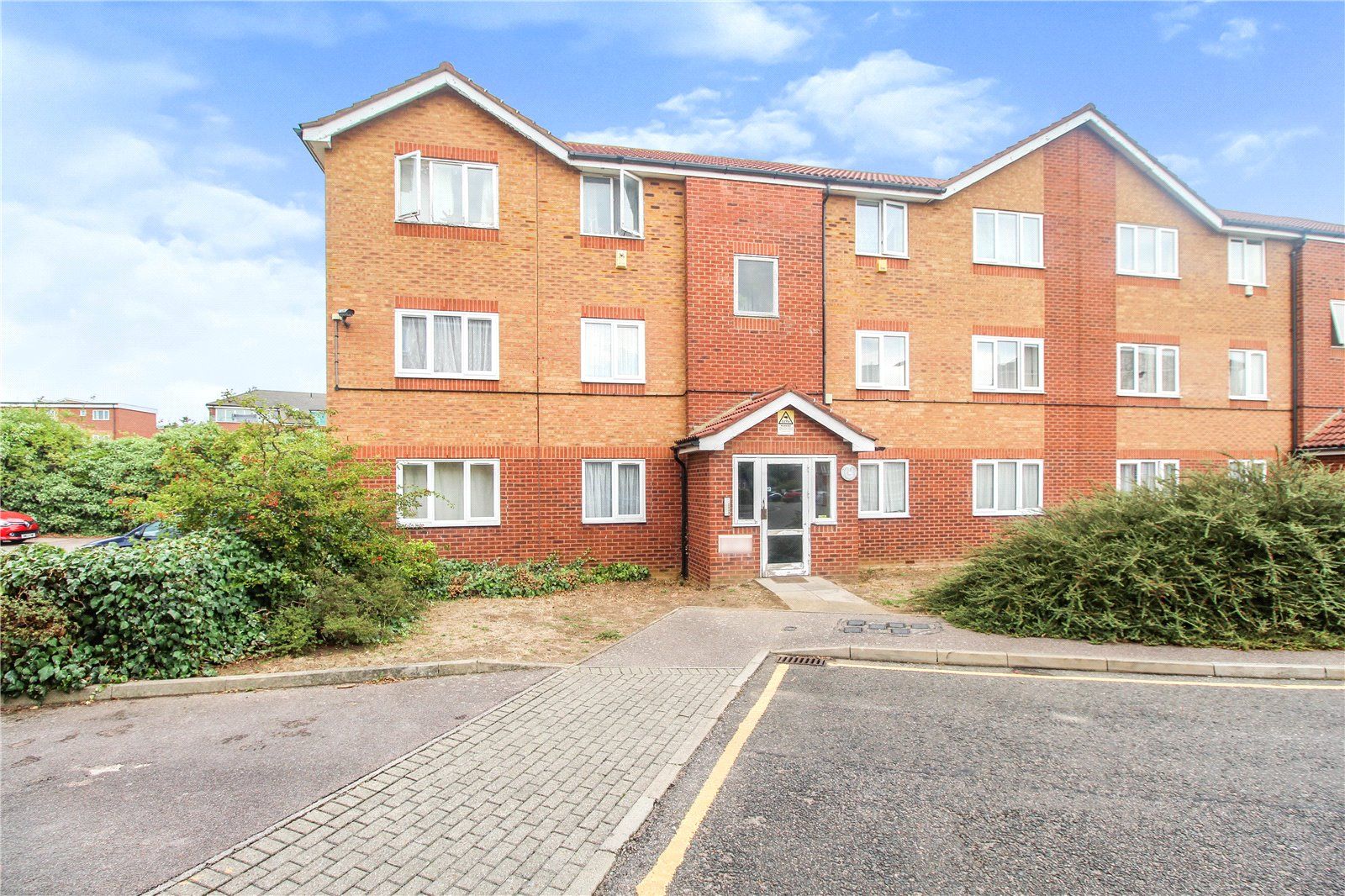1 bed flat to rent in Carpenters Court, Lewis Way, Dagenham RM10 Zoopla