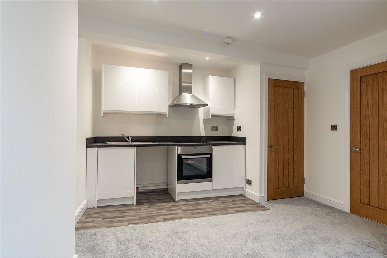 1 bed flat to rent in High Street, Littlehampton BN17 Zoopla