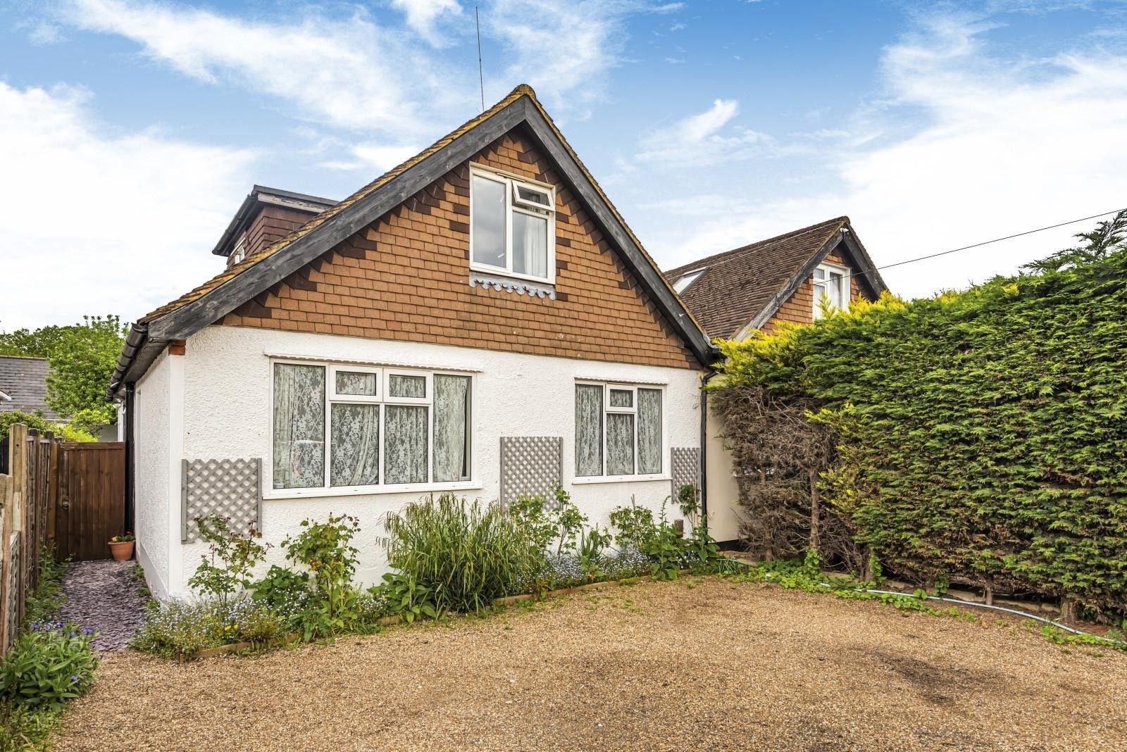 4 bed semidetached house for sale in New Haw Road, Addlestone KT15