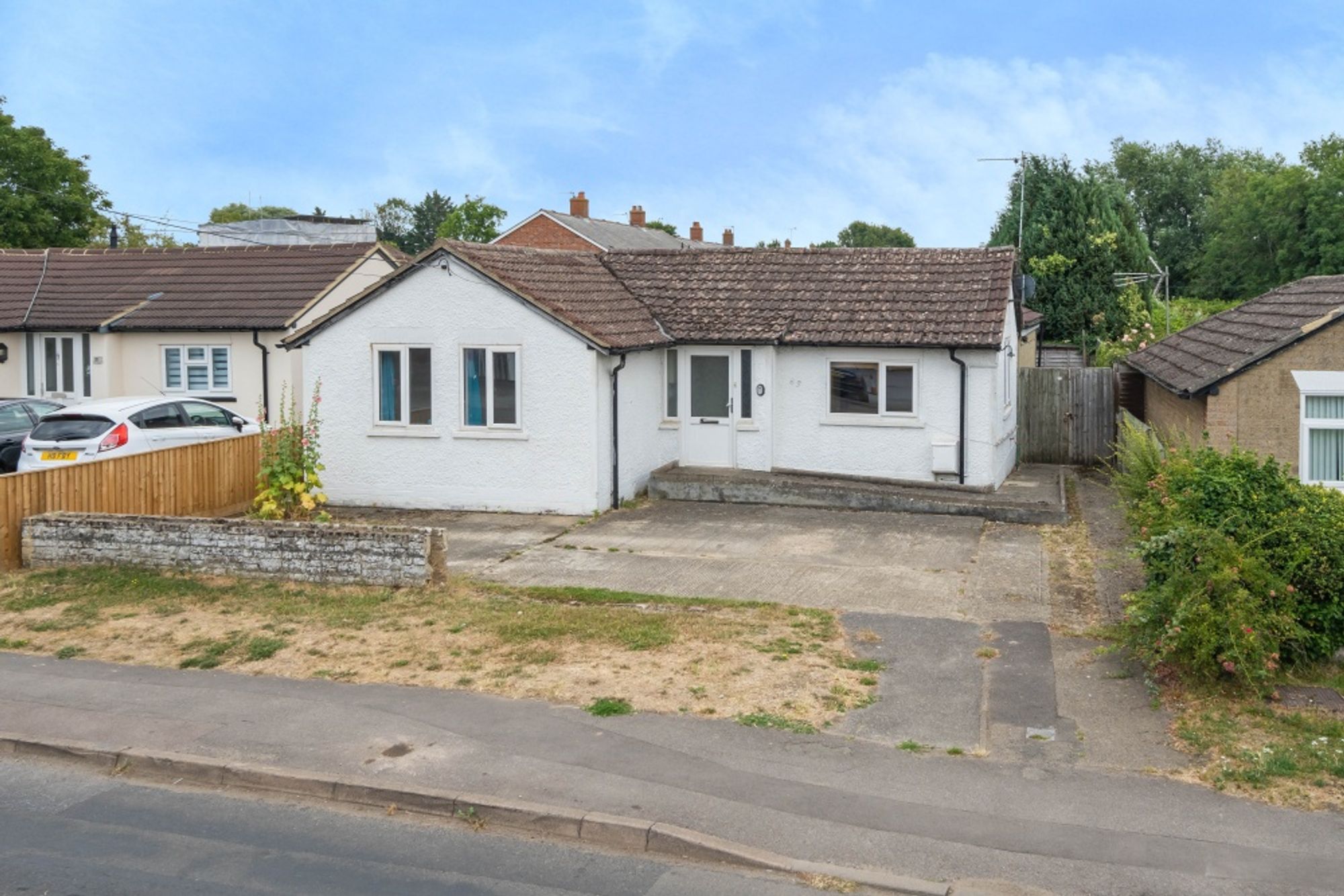 3 bed detached bungalow for sale in High Street, Sutton Courtenay OX14