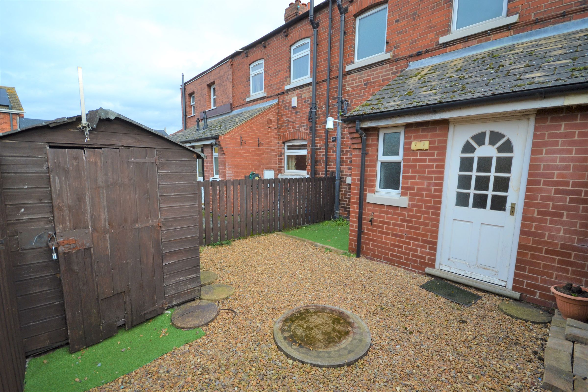 2 bed terraced house to rent in Vine Road, Tickhill, Doncaster DN11