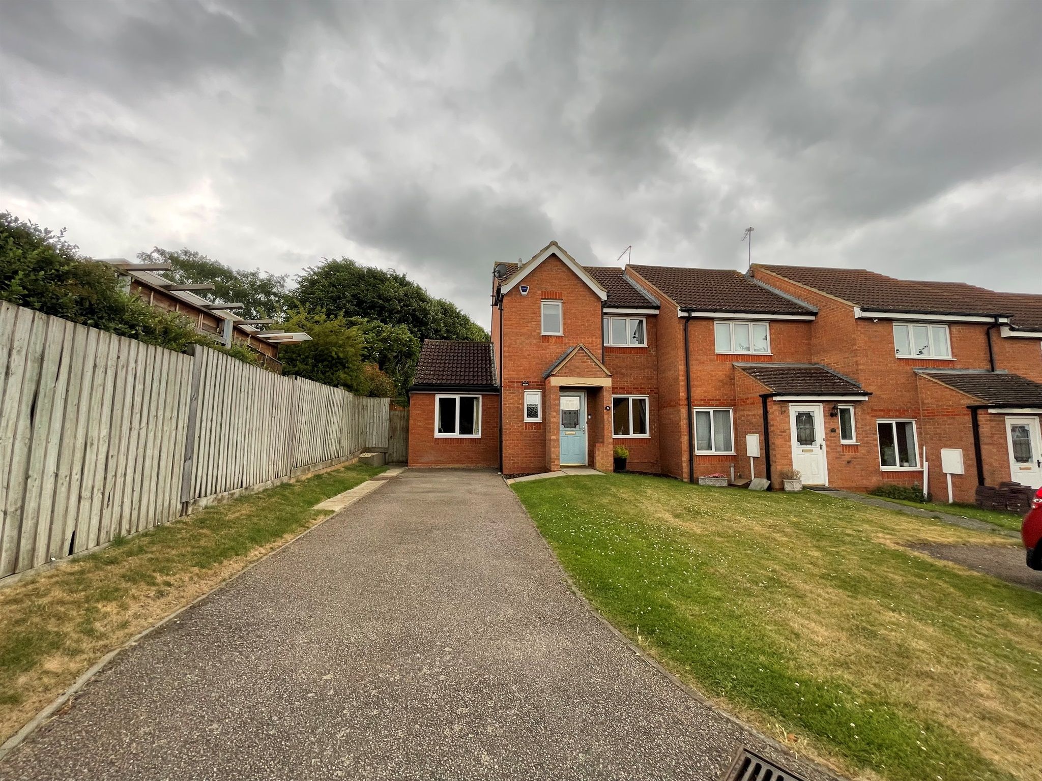 3 bed end terrace house for sale in Farmers Close, Wootton, Northampton