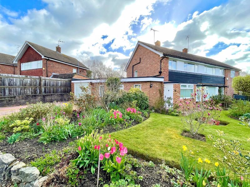 3 bed semidetached house for sale in Swan Ridge, Edenbridge TN8 Zoopla